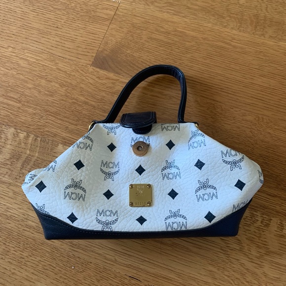 MCM handbag purse - Picture 1 of 3